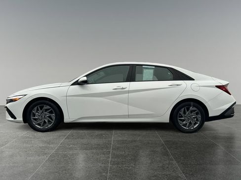 Used 2024 Hyundai Elantra SEL image 4