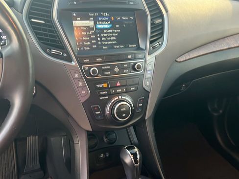 Used 2017 Hyundai Santa Fe Limited image 25