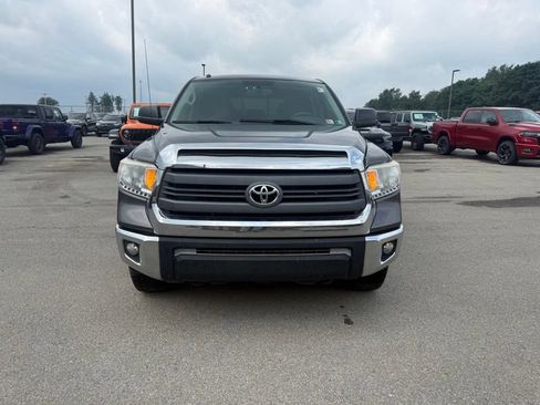 Used 2015 Toyota Tundra SR5 w/ TRD Off Road Package AWD/4WD image 8