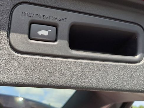 New 2025 Honda Pilot Touring image 15