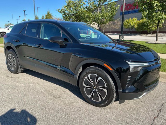 Used 2024 Chevrolet Blazer EV LT AWD/4WD image 2