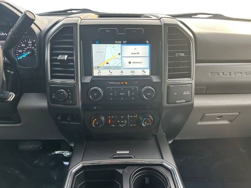 Used 2018 Ford F350 XLT w/ XLT Premium Package image 12