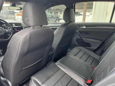 Used 2019 Volkswagen Golf R 4-Door image 19