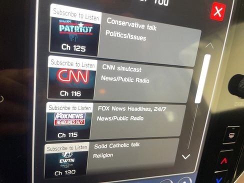 Used 2023 Subaru Ascent Premium image 12