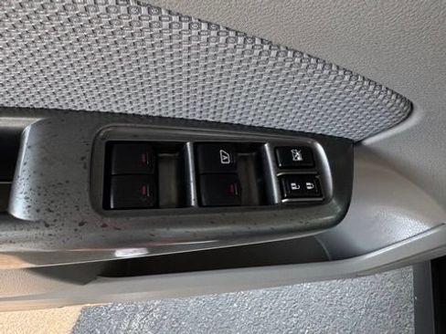 Used 2013 Subaru Forester 2.5X Premium w/ All-Weather Pkg AWD/4WD image 13