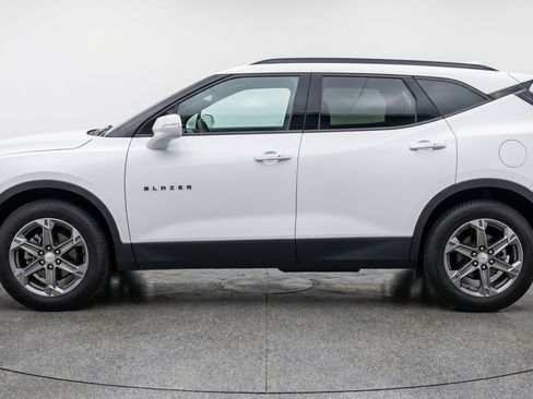 Used 2025 Chevrolet Blazer LT FWD image 5