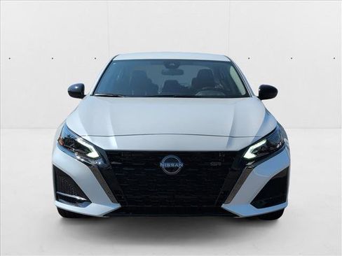 New 2025 Nissan Altima 2.5 SR image 2