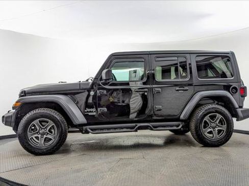 Used 2018 Jeep Wrangler Unlimited Sport S image 3