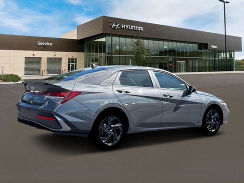 New 2026 Hyundai Elantra Sport image 9