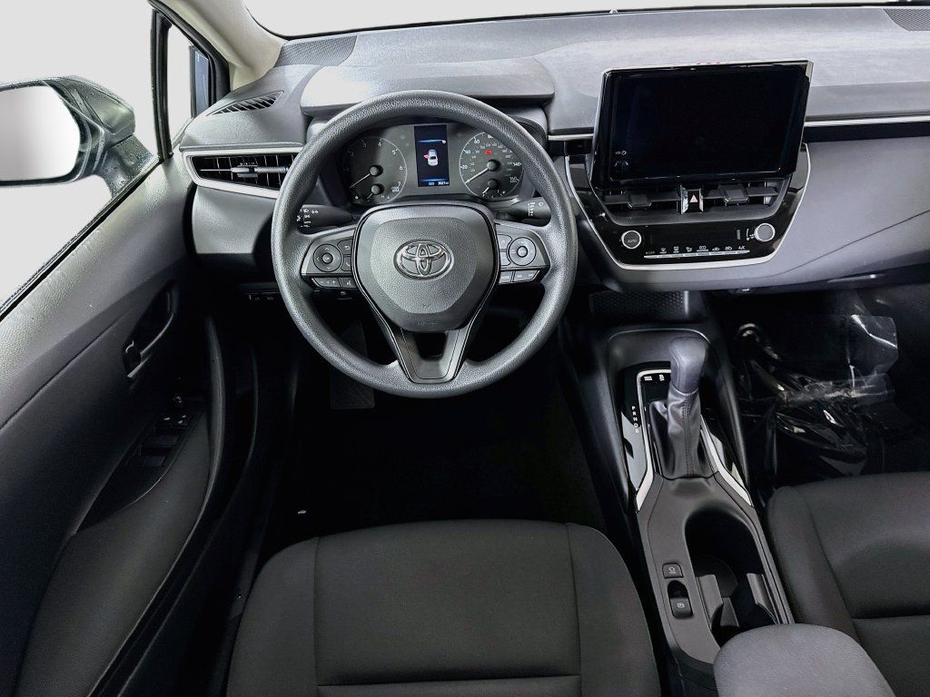 Certified 2025 Toyota Corolla LE AWD/4WD image 4