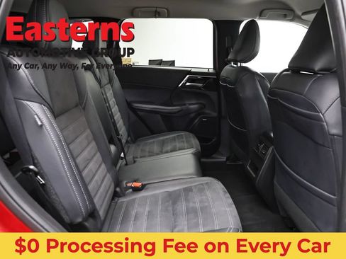 Used 2025 Mitsubishi Outlander SE FWD image 22