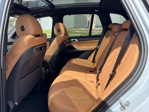 New 2026 BMW X5 xDrive40i w/ M Sport Package AWD/4WD image 15