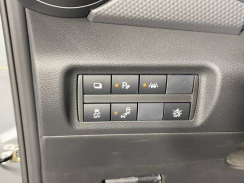 New 2025 Nissan Kicks Play S FWD image 28