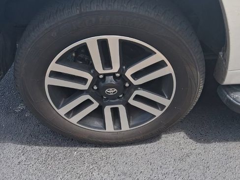 Used 2023 Toyota 4Runner Limited RWD image 11
