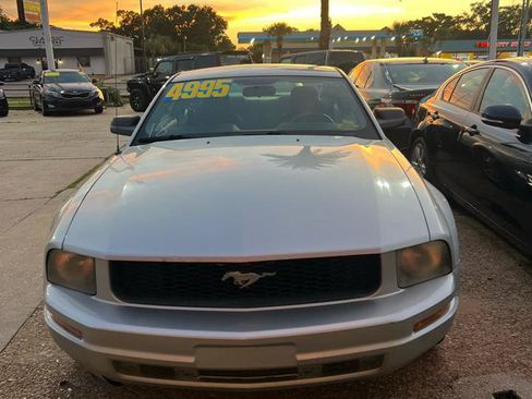 Used 2008 Ford Mustang Premium RWD image 2