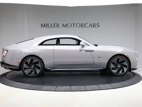 New 2026 Rolls-Royce Spectre image 3