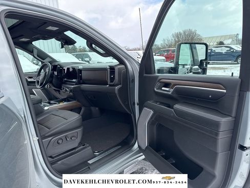 Used 2024 Chevrolet Silverado 3500 High Country w/ High Country Premium Package image 27