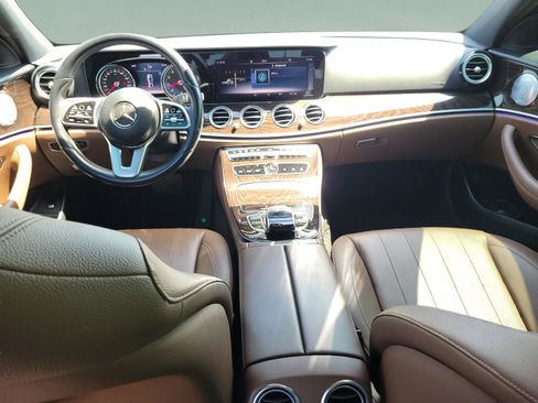 Used 2019 Mercedes-Benz E 300 image 9