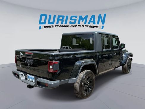 Used 2021 Jeep Gladiator Sport image 2