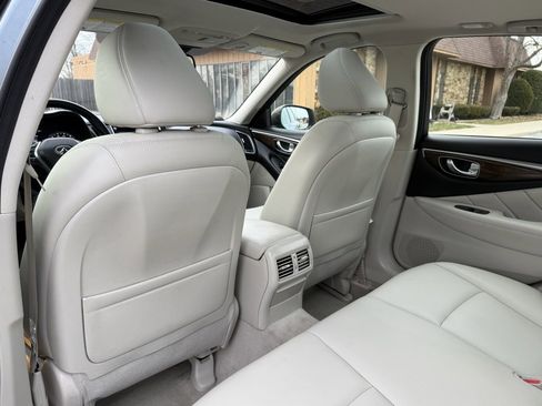 Used 2018 INFINITI Q50 Luxe w/ Essential Package (3.0T Luxe) image 17