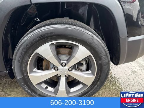 Used 2020 Jeep Cherokee Limited AWD/4WD image 11