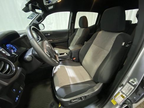 Certified 2023 Toyota Tacoma TRD Off-Road image 10