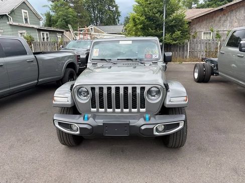 Used 2023 Jeep Wrangler Unlimited Sahara w/ Cold Weather Group AWD/4WD image 2