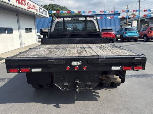 Used 2016 Ford F550 4x4 SuperCab Super Duty image 4