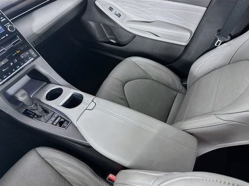 Used 2020 Toyota Avalon Limited w/ Advanced Safety Package FWD image 29