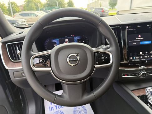 Certified 2024 Volvo XC60 B5 Ultimate w/ Protection Package Premier AWD/4WD image 18