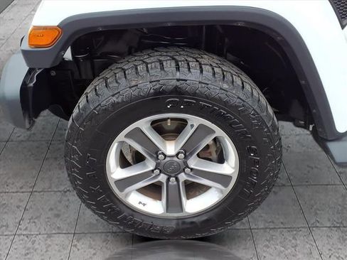 Used 2020 Jeep Wrangler Unlimited Sahara image 7