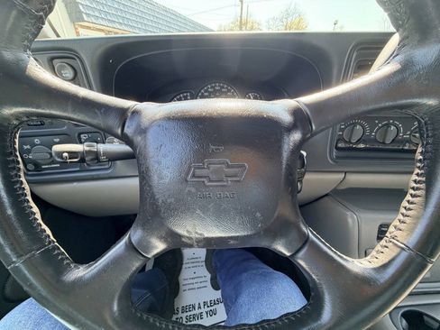 Used 2002 Chevrolet Tahoe LT AWD/4WD image 6