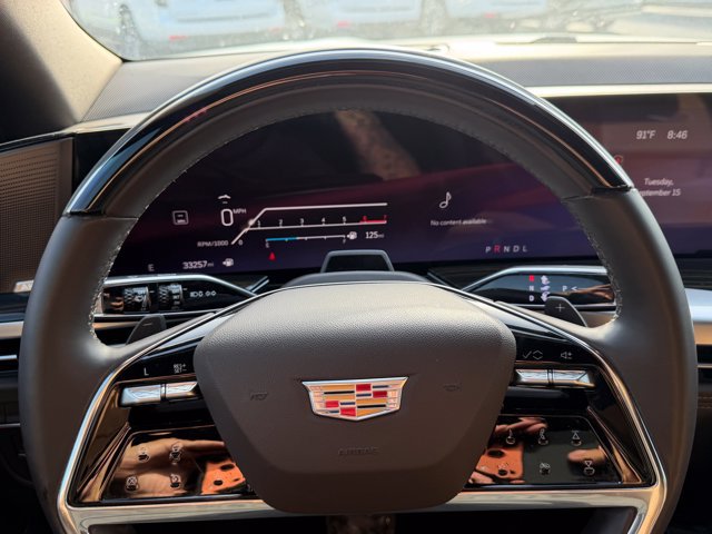 Used 2025 Cadillac Escalade Premium Luxury RWD image 23