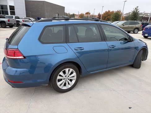 Used 2019 Volkswagen Golf S image 3