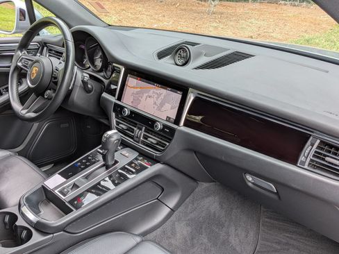 Certified 2022 Porsche Macan S AWD/4WD image 27