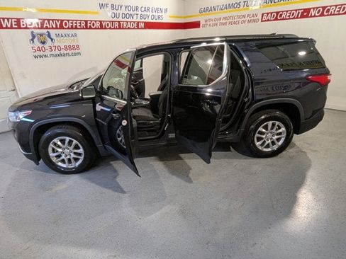 Used 2020 Chevrolet Traverse LT image 12