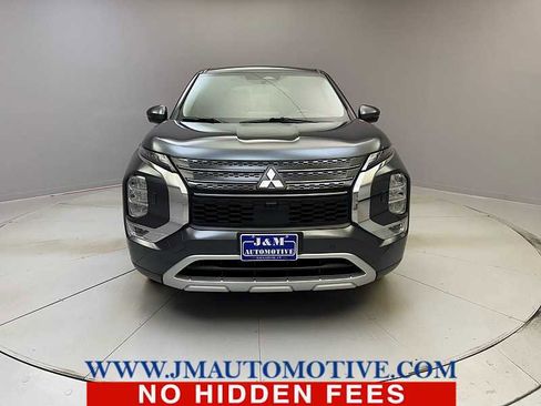 Used 2024 Mitsubishi Outlander SE image 8