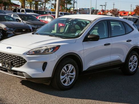 Used 2022 Ford Escape S image 9