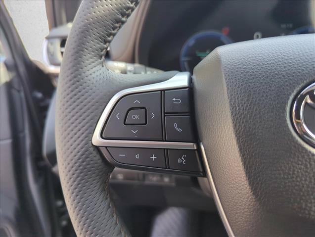 Used 2026 Toyota Sienna Platinum AWD/4WD image 17