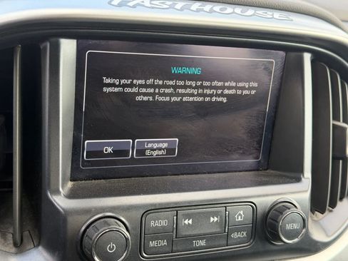 Used 2018 Chevrolet Colorado LT w/ LT Convenience Package RWD image 19