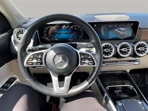 Used 2021 Mercedes-Benz GLB 250 4MATIC image 15