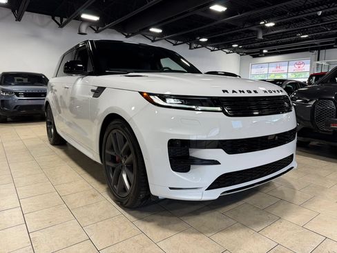 Used 2024 Land Rover Range Rover Sport Dynamic SE AWD/4WD image 9