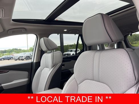 Used 2025 Honda Pilot Elite image 2