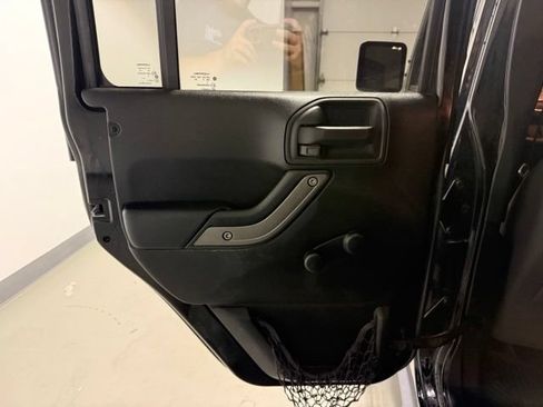 Used 2017 Jeep Wrangler Unlimited Sport w/ Connectivity Group AWD/4WD image 16