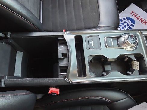 Certified 2022 Ford Edge ST-Line image 18