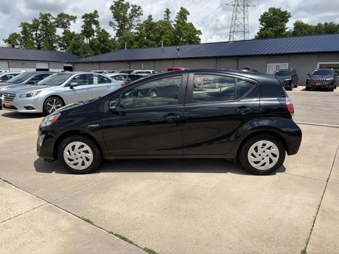 Used 2016 Toyota Prius C One FWD image 5