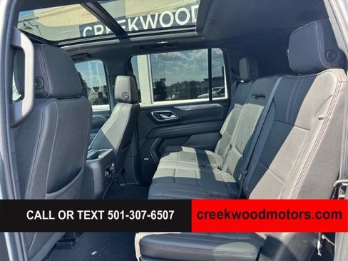 Used 2024 Chevrolet Suburban RST w/ Luxury Package AWD/4WD image 12
