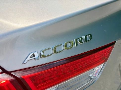 Used 2018 Honda Accord EX-L image 16