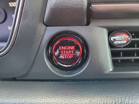 Used 2025 Honda Pilot TrailSport image 28