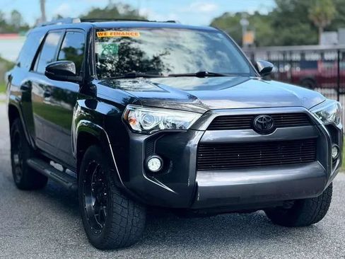 Used 2018 Toyota 4Runner SR5 Premium RWD image 3